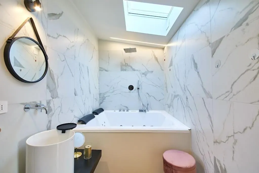 Appartamento Attico Lussuoso Con Spa A 10 Min Dal Duomo Milano Italia