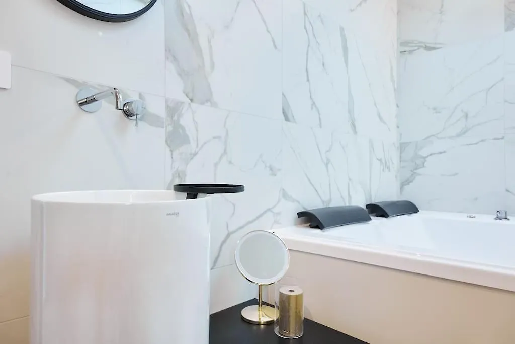 Attico Lussuoso Con Spa A 10 Min Dal Duomo Apartment Milan
