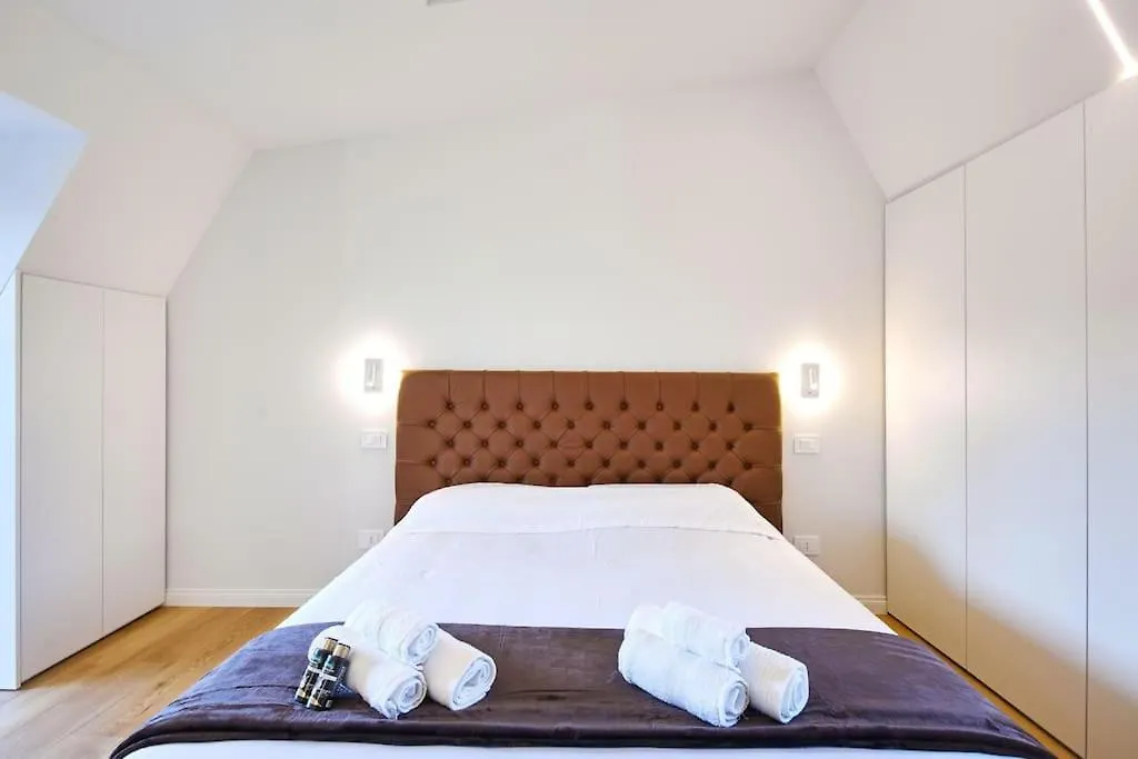 Attico Lussuoso Con Spa A 10 Min Dal Duomo Apartment Milan