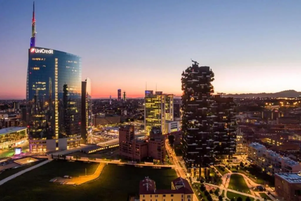 Attico Lussuoso Con Spa A 10 Min Dal Duomo Apartment Milan